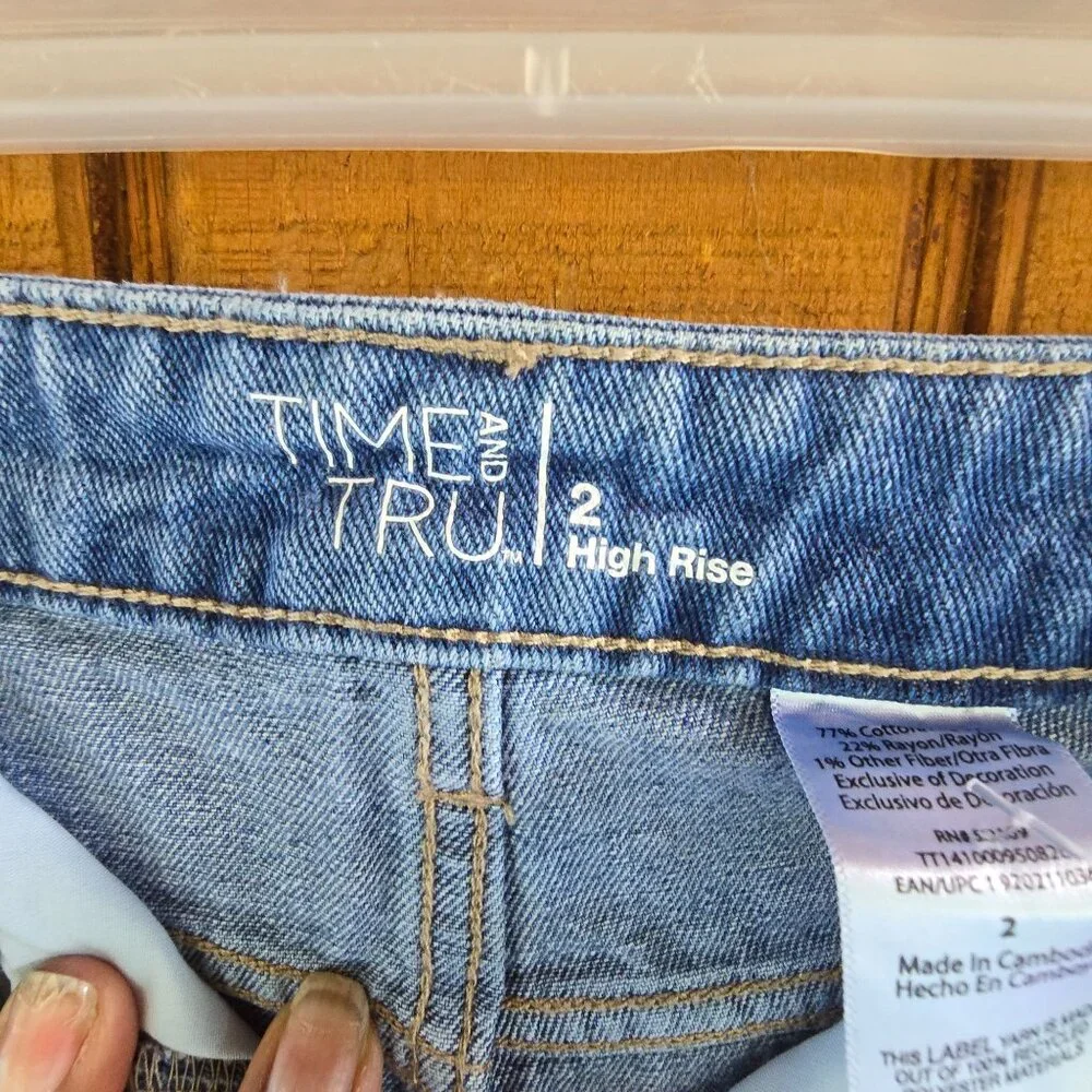 Time‎ And Tru Womens High Rise Embroidered Floral Denim Shorts Size 2